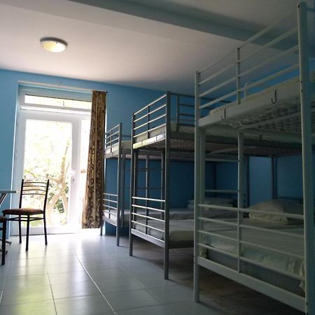 Why Me Eco-Friendly Hostel Tbilisi ภายนอก รูปภาพ