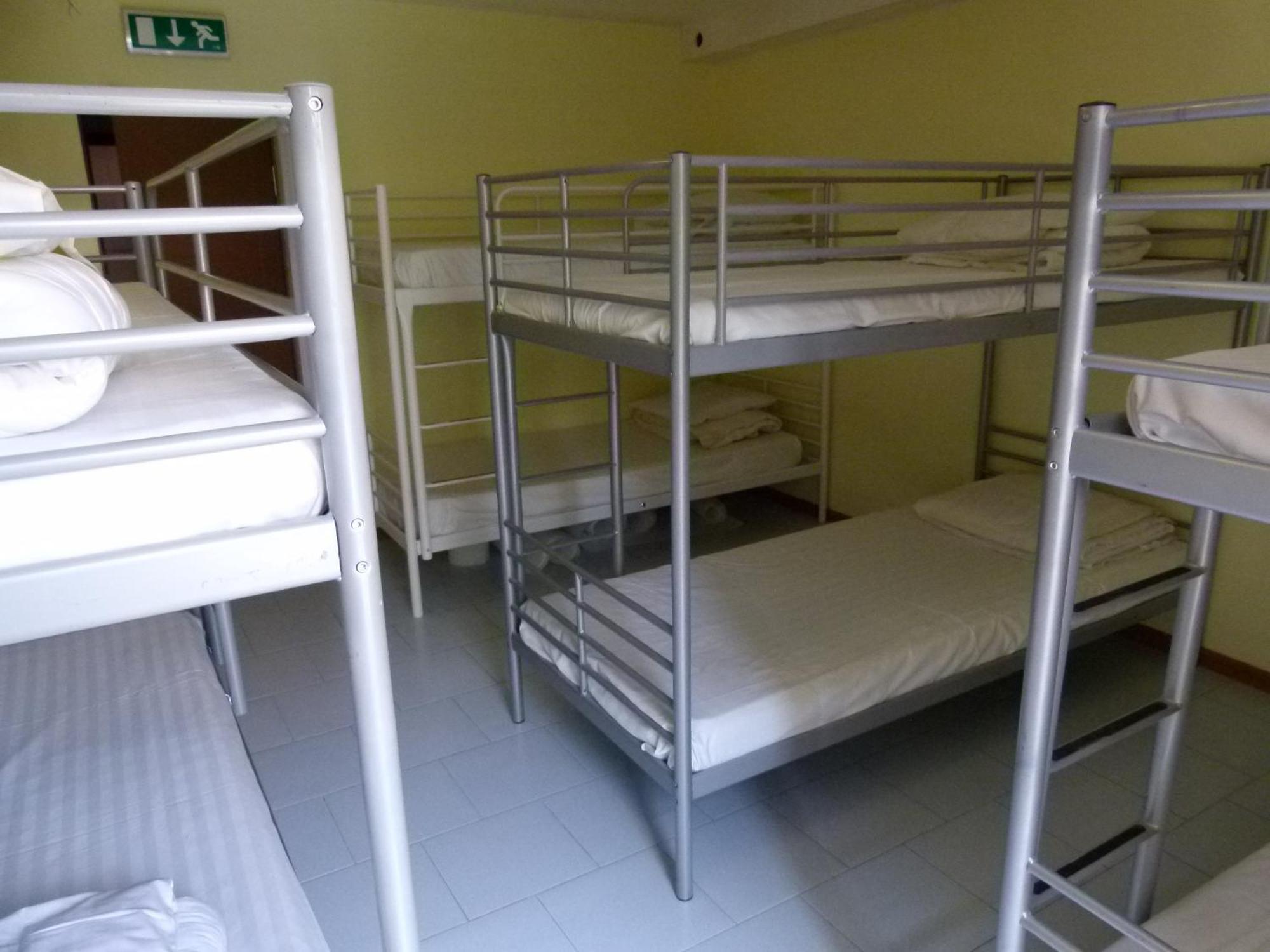 Why Me Eco-Friendly Hostel Tbilisi ภายนอก รูปภาพ