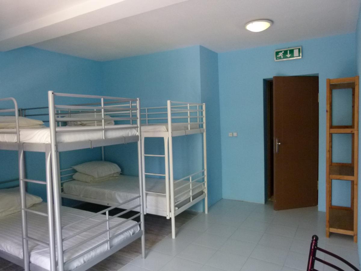 Why Me Eco-Friendly Hostel Tbilisi ภายนอก รูปภาพ