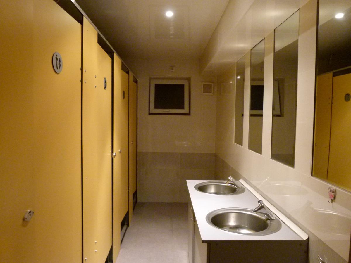 Why Me Eco-Friendly Hostel Tbilisi ภายนอก รูปภาพ