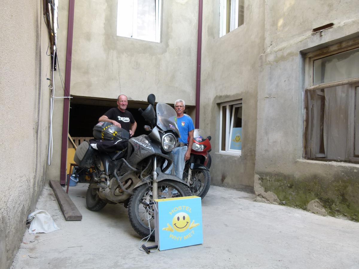 Why Me Eco-Friendly Hostel Tbilisi ภายนอก รูปภาพ