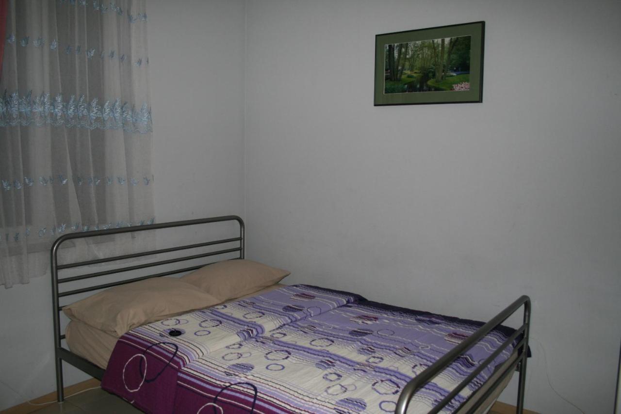 Why Me Eco-Friendly Hostel Tbilisi ภายนอก รูปภาพ