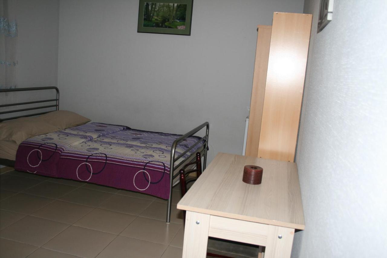 Why Me Eco-Friendly Hostel Tbilisi ภายนอก รูปภาพ