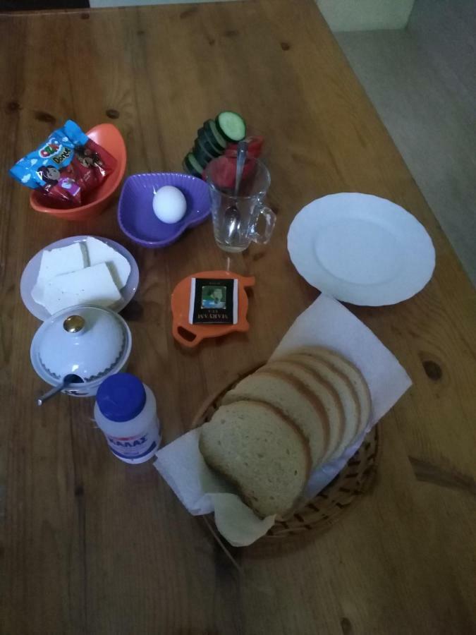 Why Me Eco-Friendly Hostel Tbilisi ภายนอก รูปภาพ
